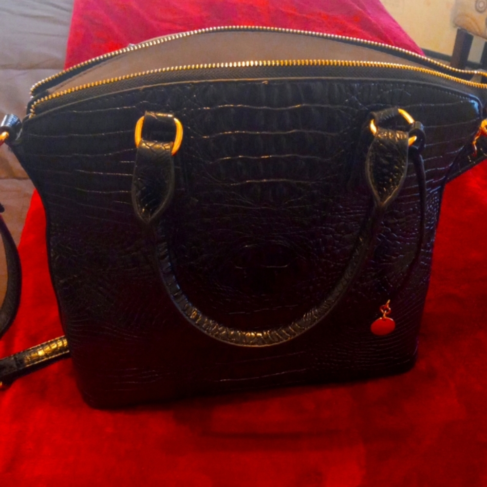 Women black fashion bag